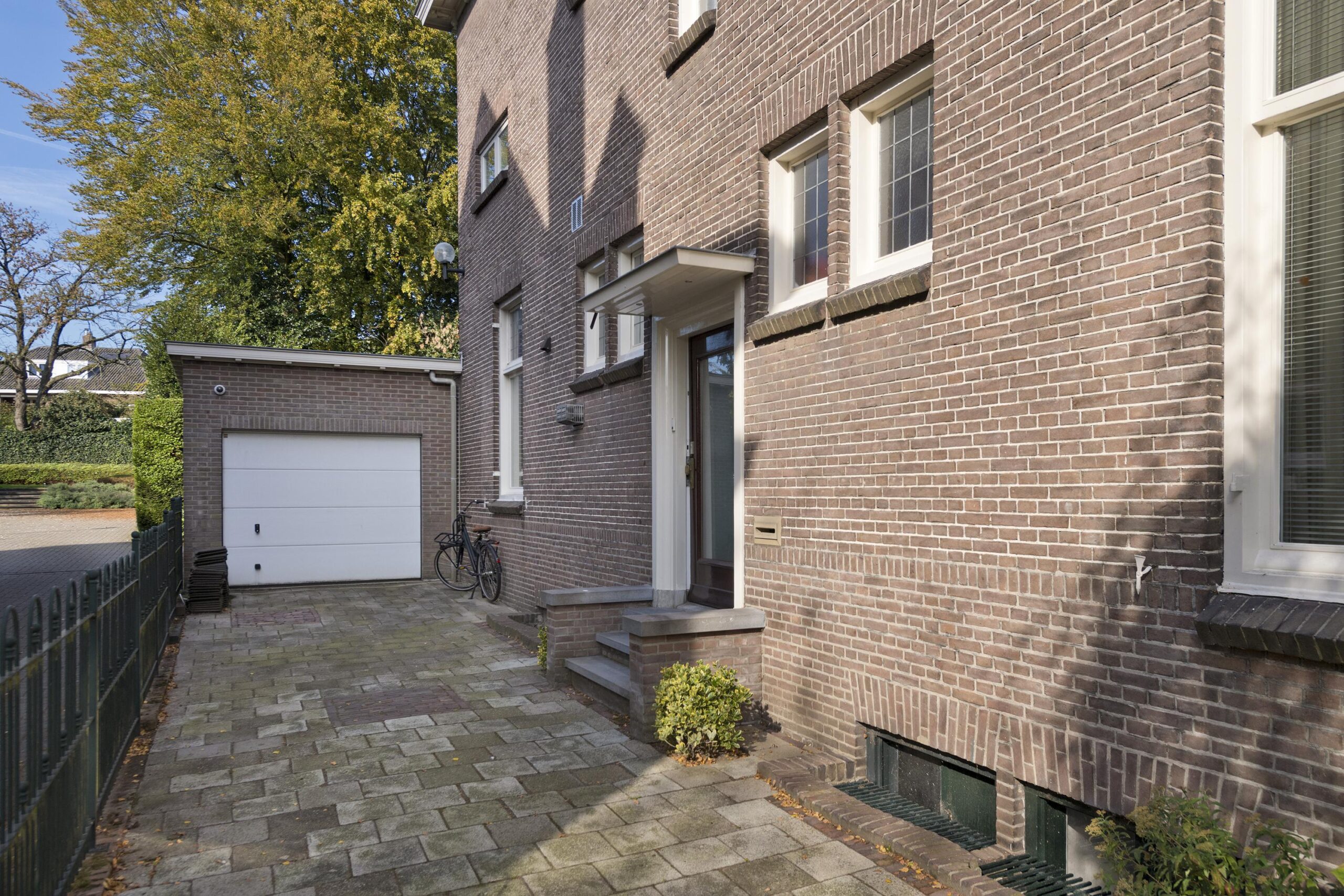 Twee-onder-één-kap te koop: Velperweg 97, Arnhem