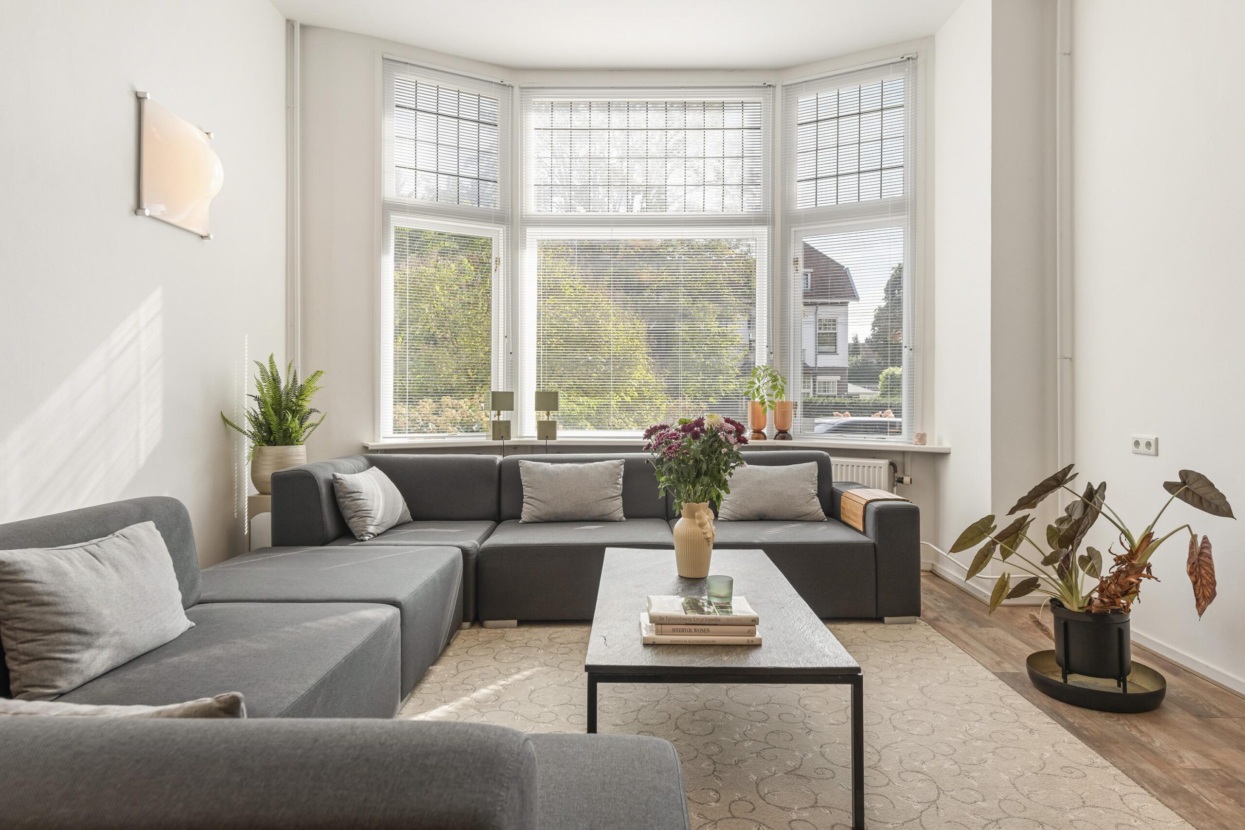 Twee-onder-één-kap te koop: Velperweg 97, Arnhem