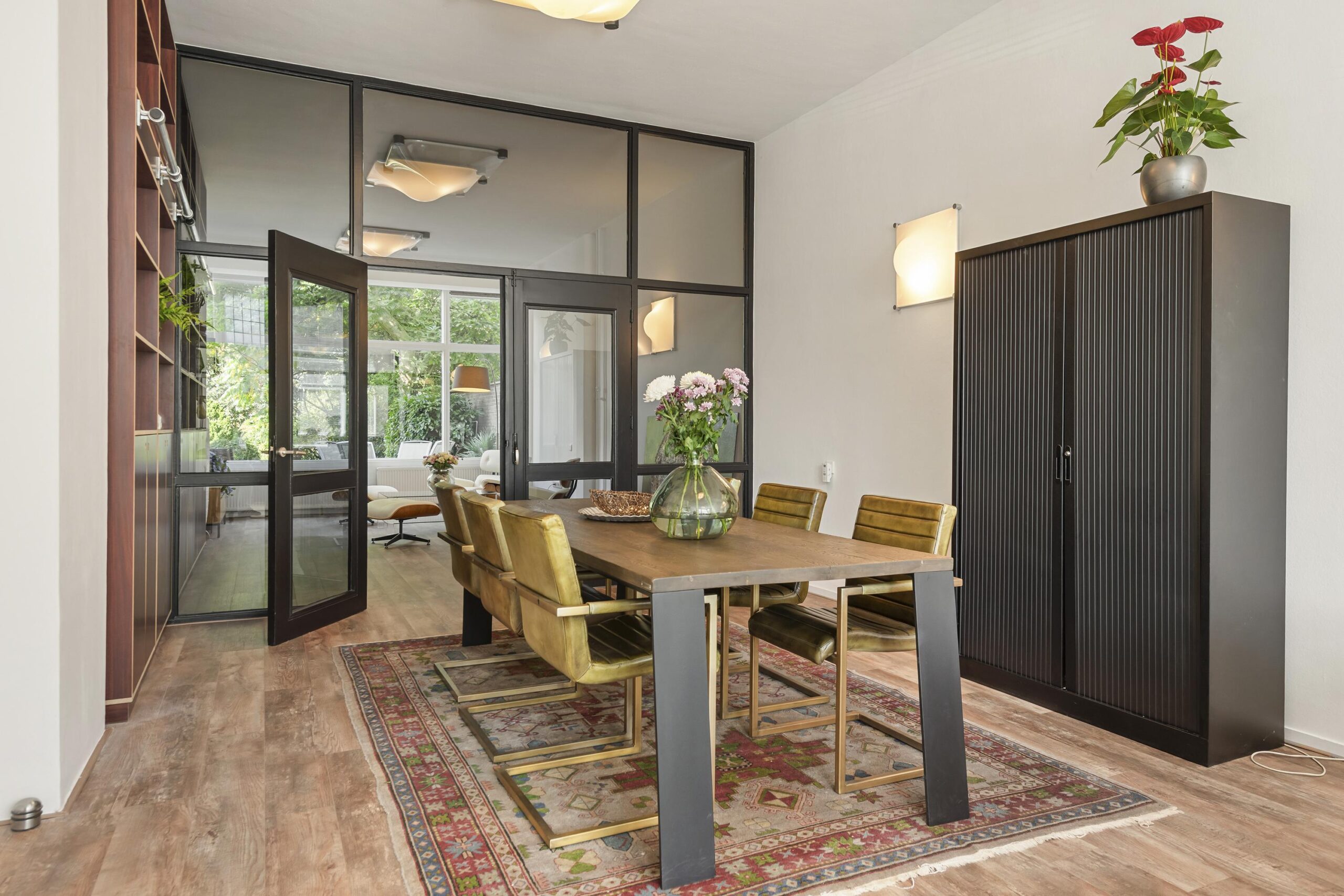 Twee-onder-één-kap te koop: Velperweg 97, Arnhem