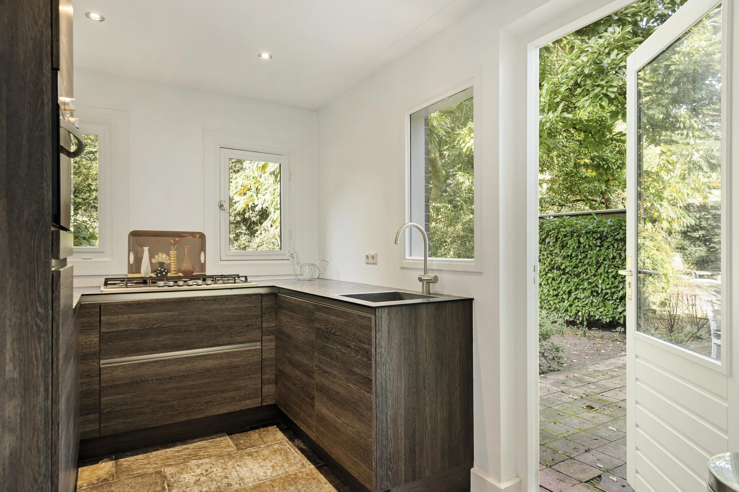 Twee-onder-één-kap te koop: Velperweg 97, Arnhem